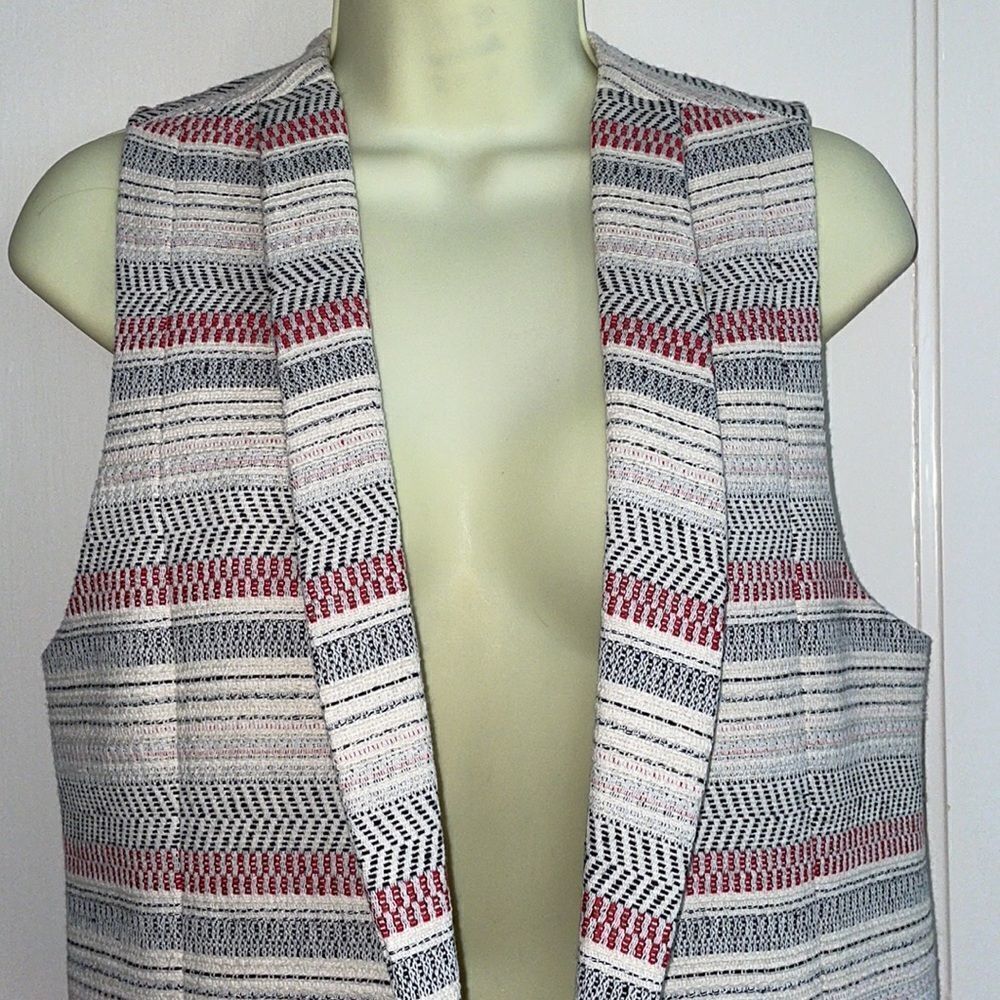 ‎BCBGeneration striped thick knit vest - Picture 2 of 7